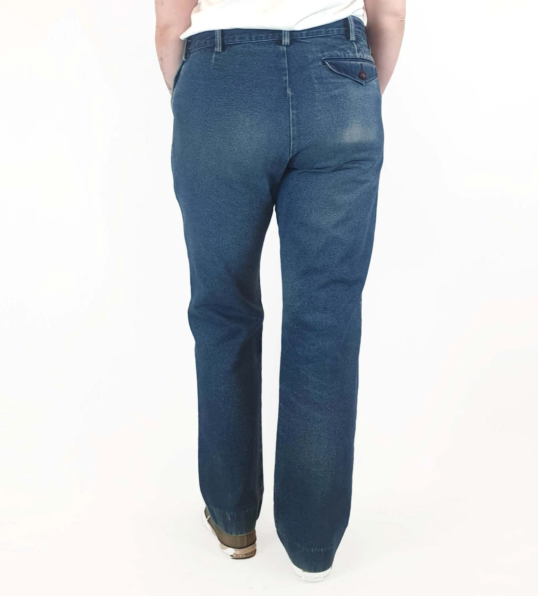 R.M. Williams mid-denim straight leg jeans size 16 (tiny fit, best suits size 12-small 14)